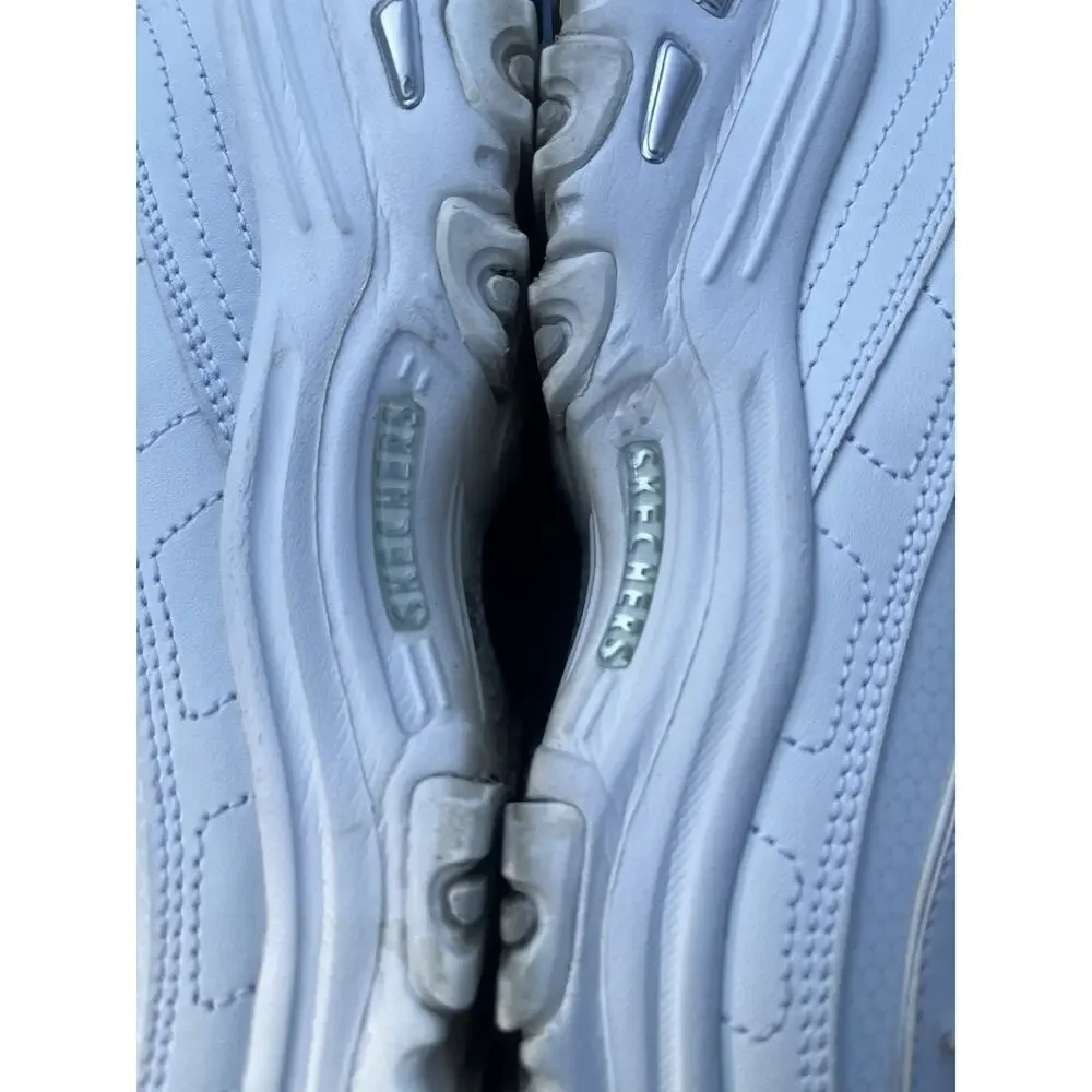 Skecher’s D’Lites Air Cooled Memory Foam Sneakers Size 9.5
